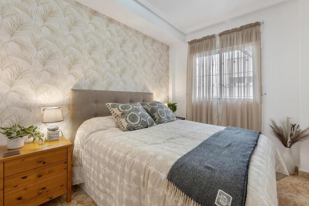 Cb Living - Homely Cinuelica, Punta Prima Apartment *